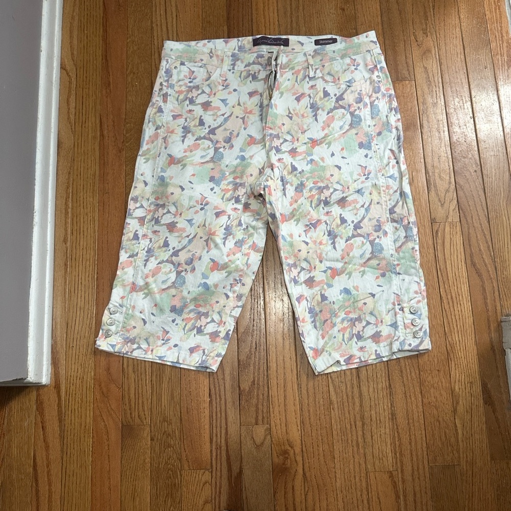 Bandolino Floral Print Women’s Shorts Size 16